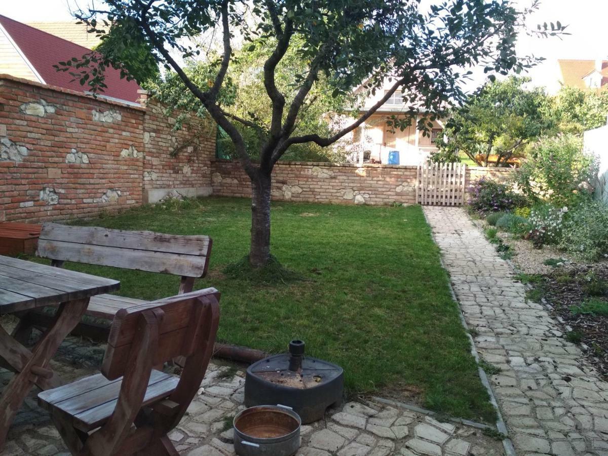 Ubytovani U Lomu Mikulov Exteriör bild