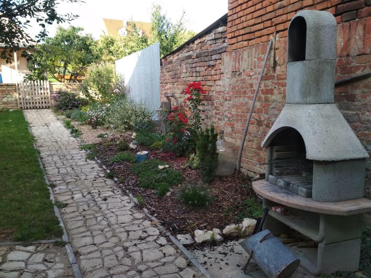 Ubytovani U Lomu Mikulov Exteriör bild